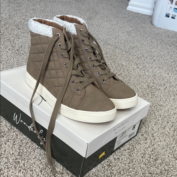 Wonderly Shoes - Wonderly Women's Brown Quilted High-Top Sneakers